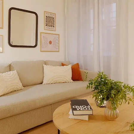 Emilio Tuya 60 شقة